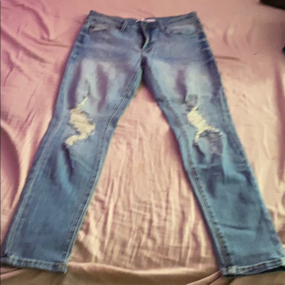 Kancan stretchy jeans light wash never worn!!